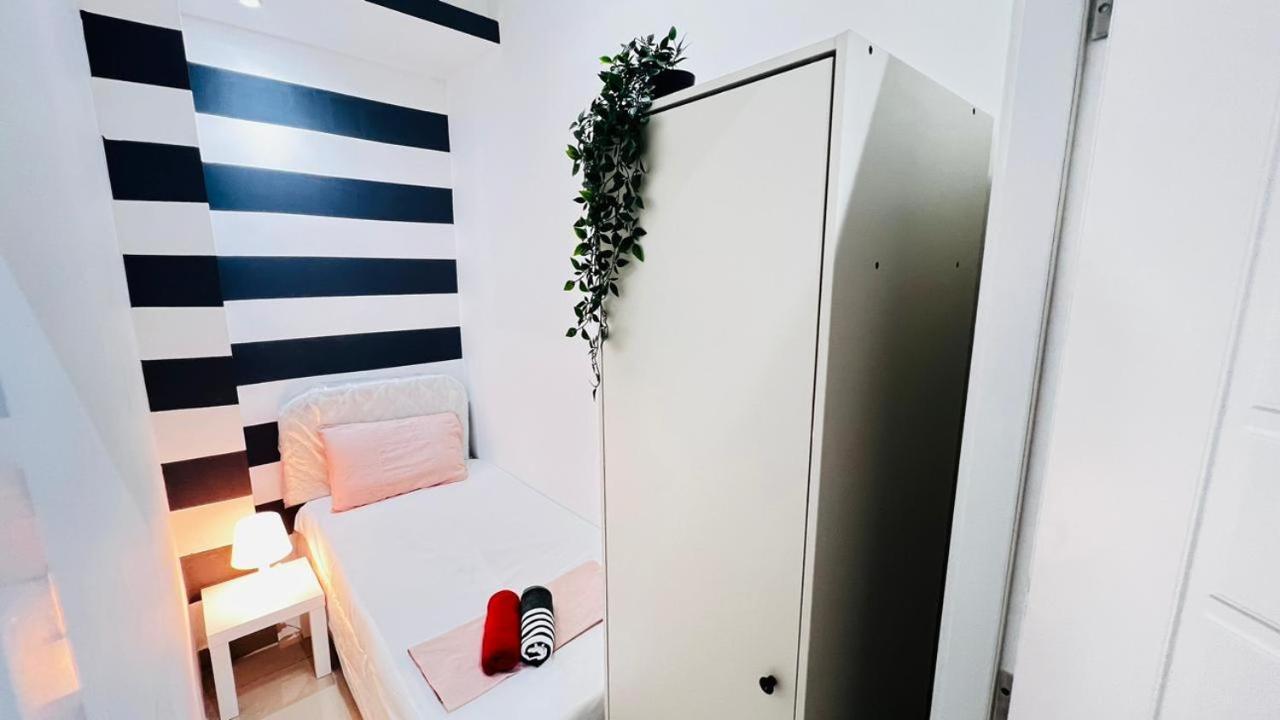 Brand New Private Partition Near Moe Metro Accommodatie bij particulieren
