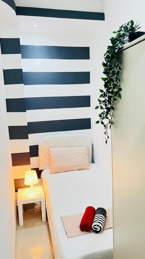 Accommodatie bij particulieren Brand New Private Partition Near Moe Metro