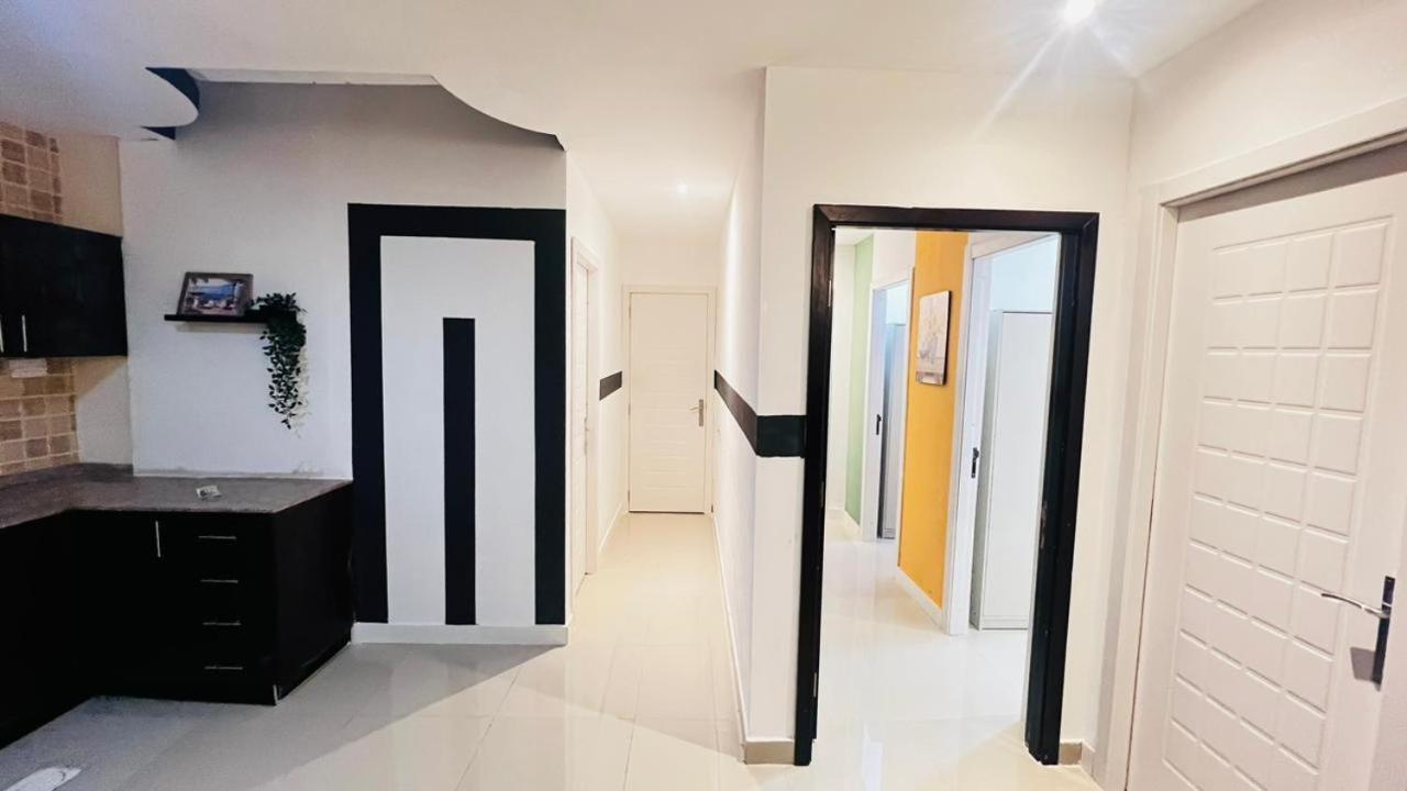 Brand New Private Partition Near Moe Metro Privatunterkunft *